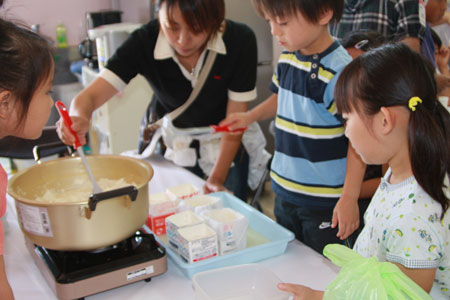 金沢大地でオーガニック大豆で豆腐作り体験・井村の食育
